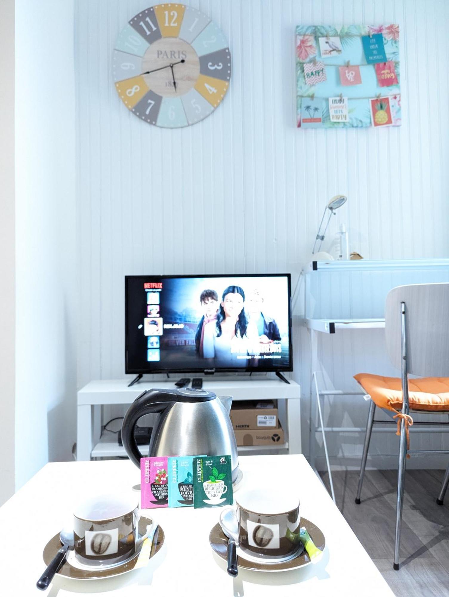 Studio Simplicien *Cosy* Plein Centre Ville De Poitiers *Tv* Wifi *Cafe* Exterior photo
